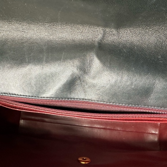 🚫SOLD🚫 Vintage Chanel Envelope Turnlock Lambskin Bag - Picture 12 of 16